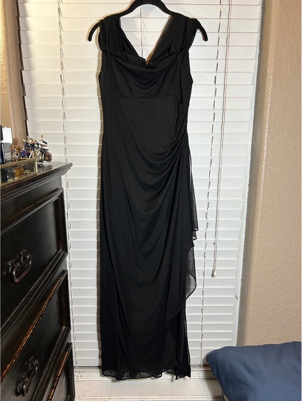 Jackie Jon Black Evening Gown Dress Size 8